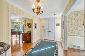 22 Bayside Dr in Great Neck, NY - Building Photo - Building Photo