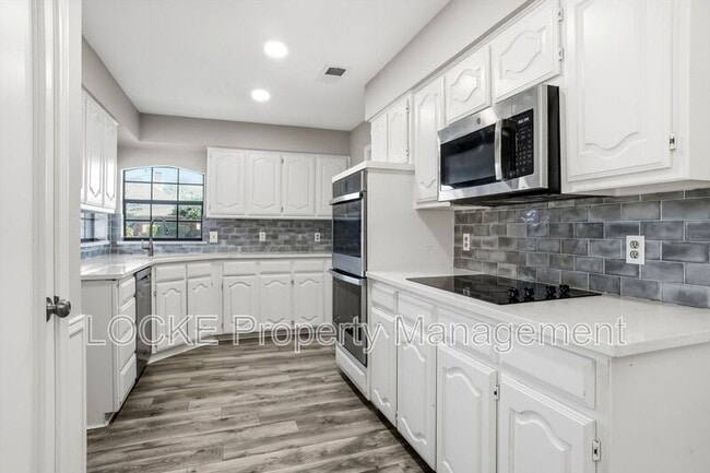 2212 Valcourt Dr in Plano, TX - Building Photo - Building Photo