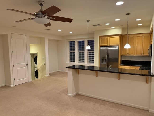 132 Selby Lane in Livermore, CA - Building Photo - Building Photo