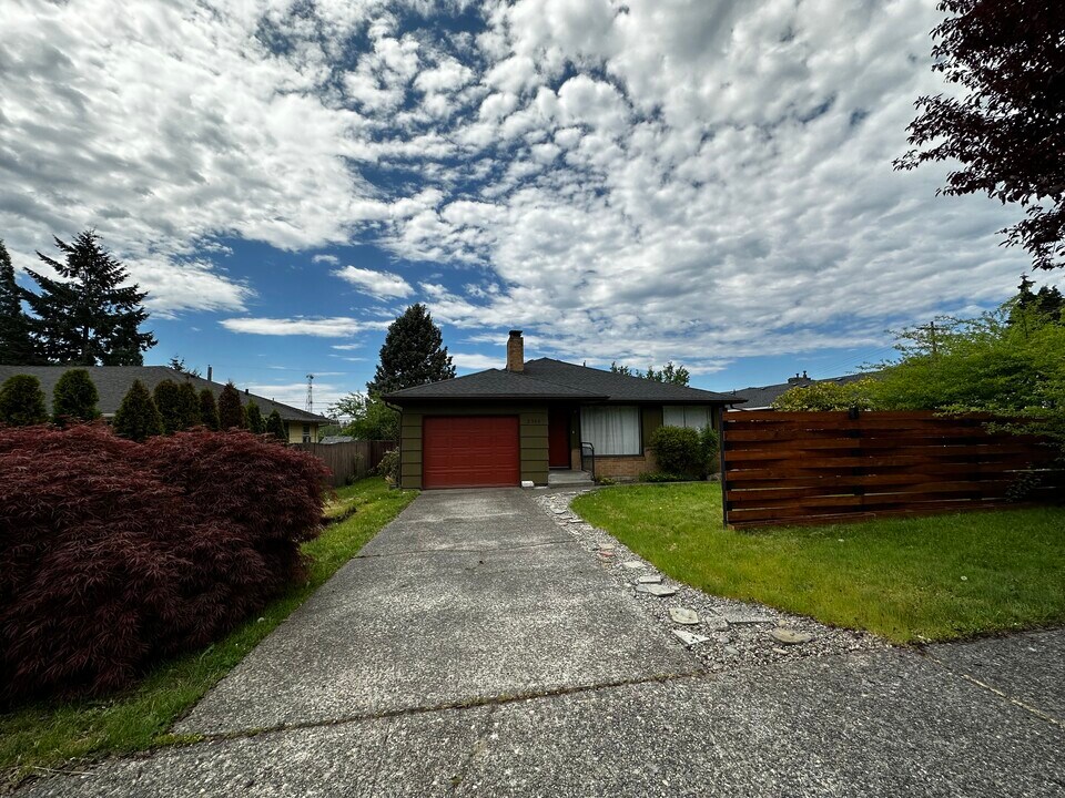 2344 N Winnifred St in Tacoma, WA - Building Photo