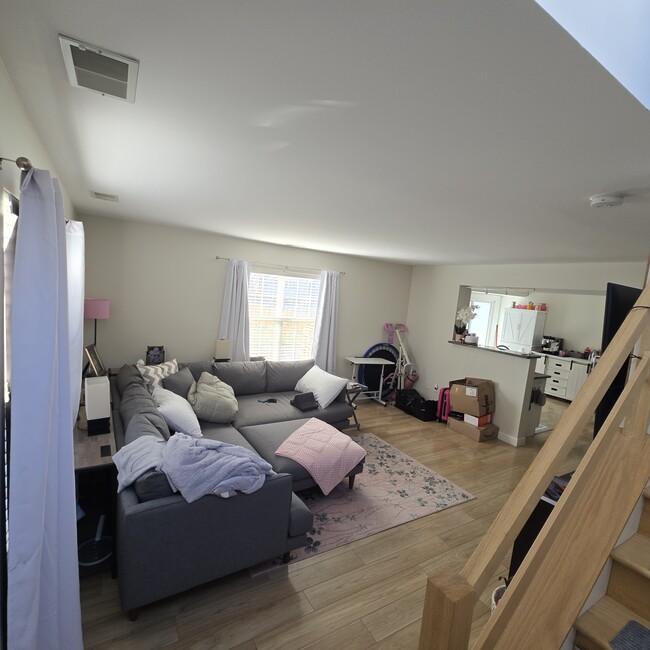 1643 Dogwood Dr in Crown Point, IN - Foto de edificio - Building Photo