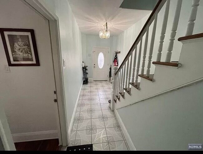 121 W 14th St photo'