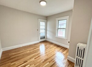 120 Hillside St, Unit 2 in Boston, MA - Building Photo - Building Photo