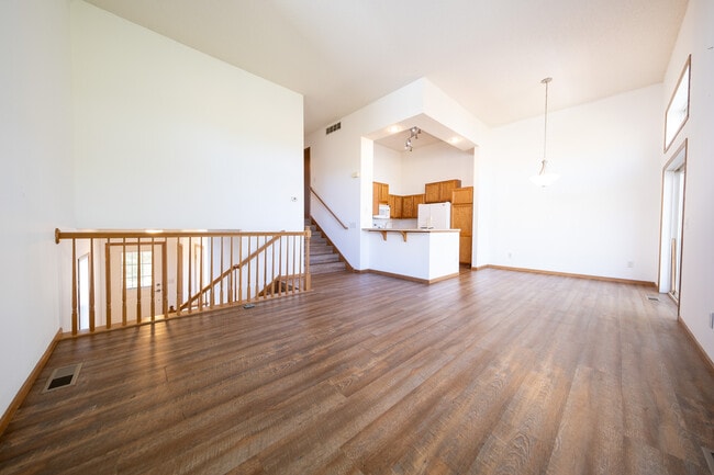4892 Bluff Heights Trail SE in Prior Lake, MN - Building Photo - Building Photo