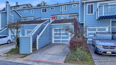 320 Barbara Ln in Daly City, CA - Building Photo - Building Photo