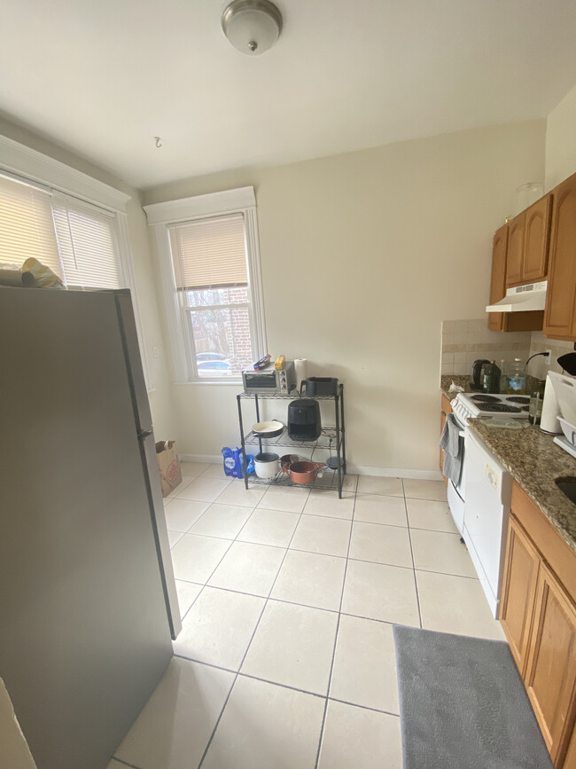 15 Euston St, Unit 3 in Brookline, MA - Building Photo - Building Photo