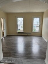 163 Bridge Ave in Cohoes, NY - Building Photo - Building Photo