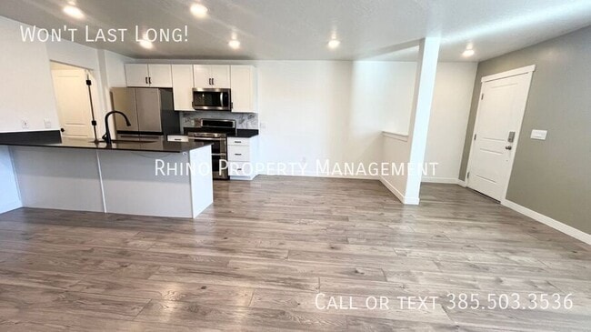 property at 429 N Northshore Dr