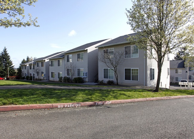 Sir James Apartments in Vancouver, WA - Building Photo - Building Photo