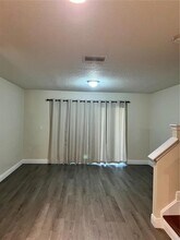 8112 Silent Creek Dr in Tampa, FL - Building Photo - Building Photo