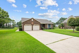 6102 Schooner Ct in New Bern, NC - Building Photo