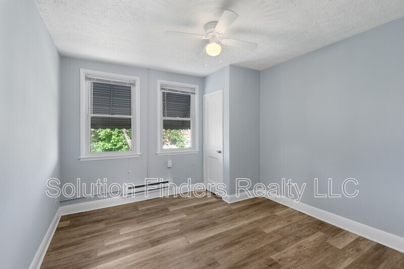 2996 Sollers Point Rd in Dundalk, MD - Building Photo
