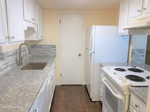 8125 E Glenrosa Ave in Scottsdale, AZ - Building Photo - Building Photo