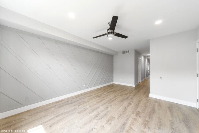 6042 W 63rd St in Chicago, IL - Building Photo - Building Photo