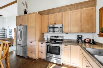 2765 E 18th Ave in Eugene, OR - Foto de edificio - Building Photo