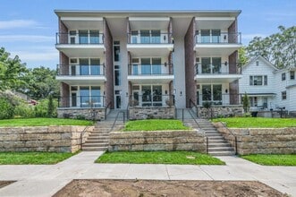 KENWOOD 2 in Kansas City, MO - Foto de edificio - Building Photo