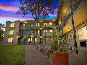 Parkside at Lowry in Aurora, CO - Building Photo - Building Photo