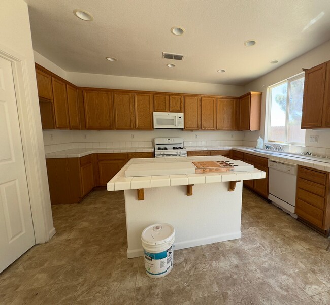 9455 Sea Cliff Way in Elk Grove, CA - Building Photo - Building Photo