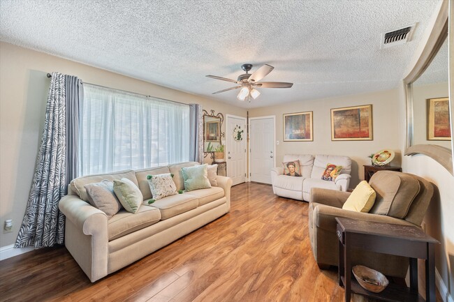 2326 Ramon Dr in Sacramento, CA - Building Photo - Building Photo