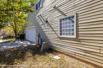 4033 Raven Rock Ct in Charlotte, NC - Building Photo - Building Photo