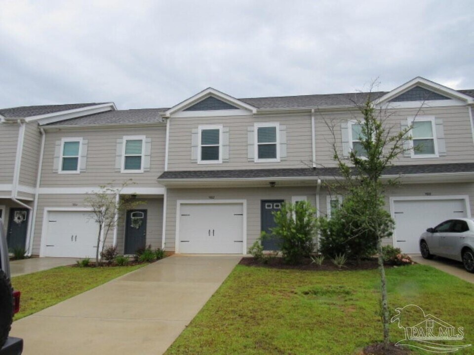 9802 Nature Creek Blvd in Pensacola, FL - Building Photo