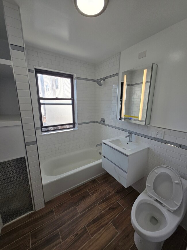 240 N Harvard St, Unit 2 in Boston, MA - Building Photo - Building Photo