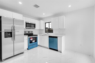 1821 NW 69th St in Miami, FL - Building Photo - Building Photo