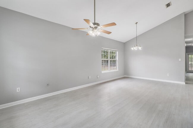 11517 Acorn Dr in Gulfport, MS - Foto de edificio - Building Photo