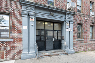 498 Pennsylvania Ave in Brooklyn, NY - Building Photo - Building Photo