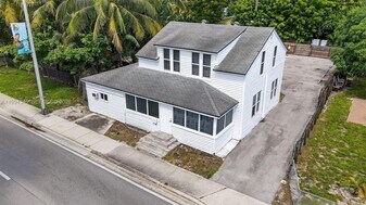 220 SW 16th St in Dania Beach, FL - Building Photo