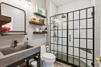 109 Hamilton St, Unit 200 in Newark, NJ - Foto de edificio - Building Photo