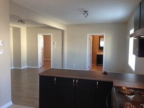 126 Rue Sherbrooke in Gatineau, QC - Building Photo - Building Photo