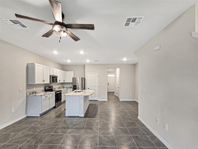 17688 Crescent Moon Lp in Lakewood Ranch, FL - Building Photo - Building Photo
