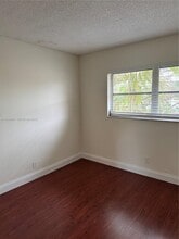 5156 NE 6th Ave in Oakland Park, FL - Building Photo - Building Photo