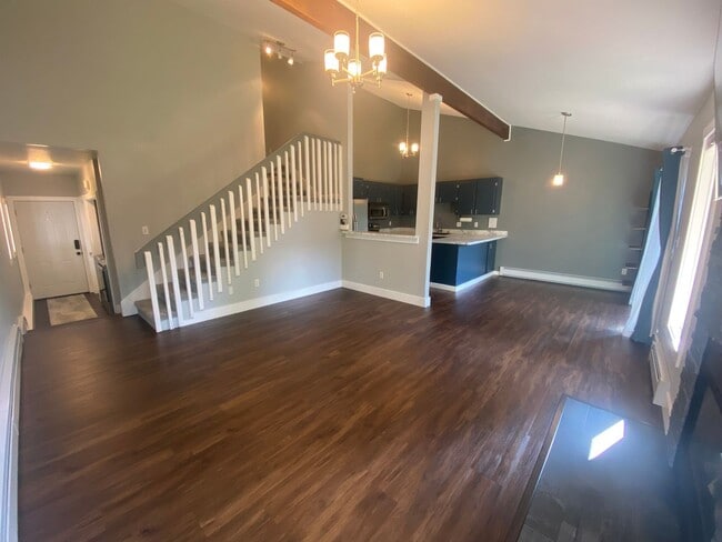18628 S Lowrie Loop in Anchorage, AK - Building Photo - Building Photo