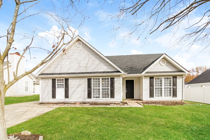 4409 Pleasant Valley Rd in Greensboro, NC - Building Photo