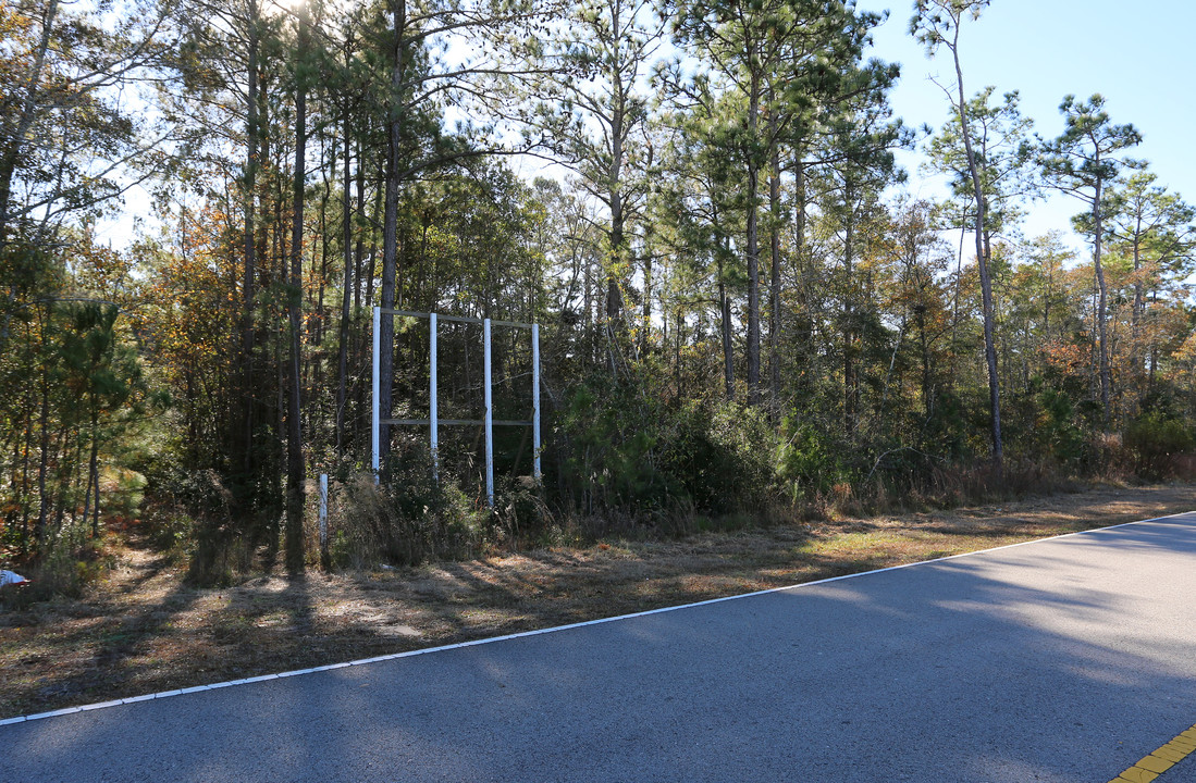 Futch Creek Village in Wilmington, NC - Foto de edificio