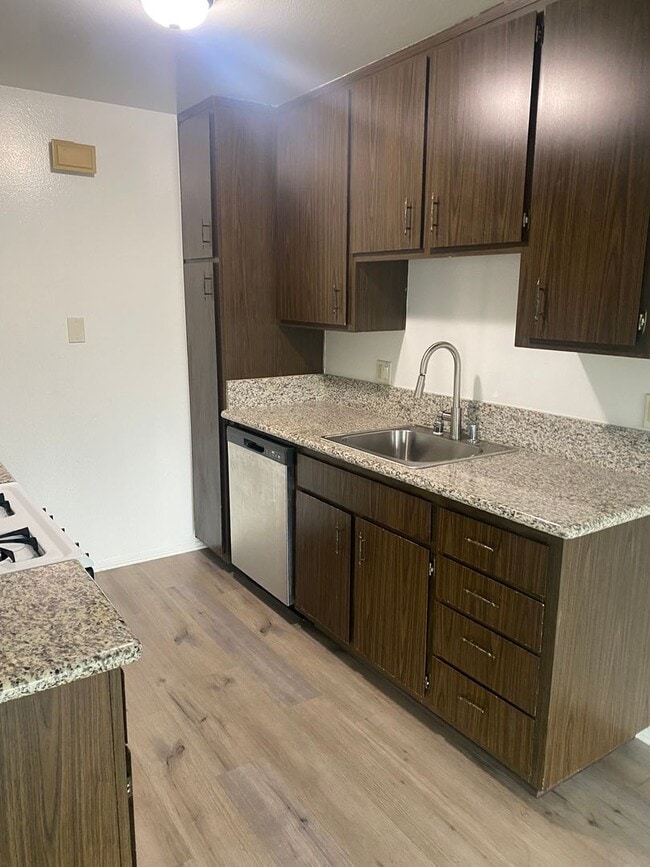 2653 Phipps Ave in Simi Valley, CA - Building Photo - Building Photo