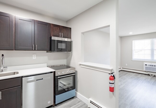 Pleasant Acres in Pleasantville, NJ - Building Photo - Building Photo