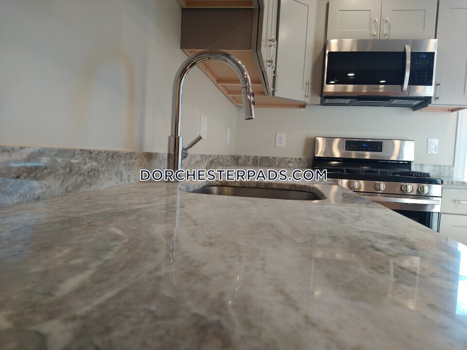 127 Shirley St-Unit -3 in Boston, MA - Building Photo
