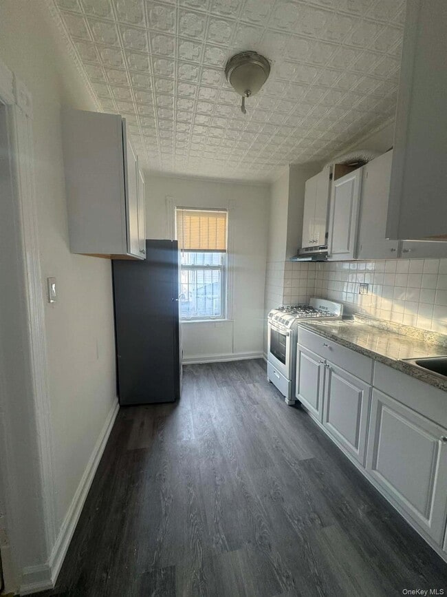 88 Nichols Ave in Brooklyn, NY - Building Photo - Building Photo