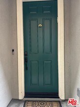 23212 W Canterbury Way in Los Angeles, CA - Building Photo - Building Photo