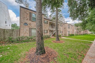 12967 Trail Hollow Dr, Unit 2967 in Houston, TX - Foto de edificio - Building Photo