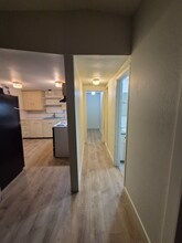 1250 NW Ellan St in Roseburg, OR - Foto de edificio - Building Photo