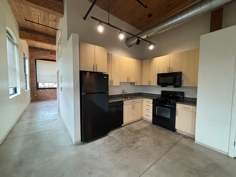 88 Gerrish Ave, Unit 318 in Chelsea, MA - Building Photo