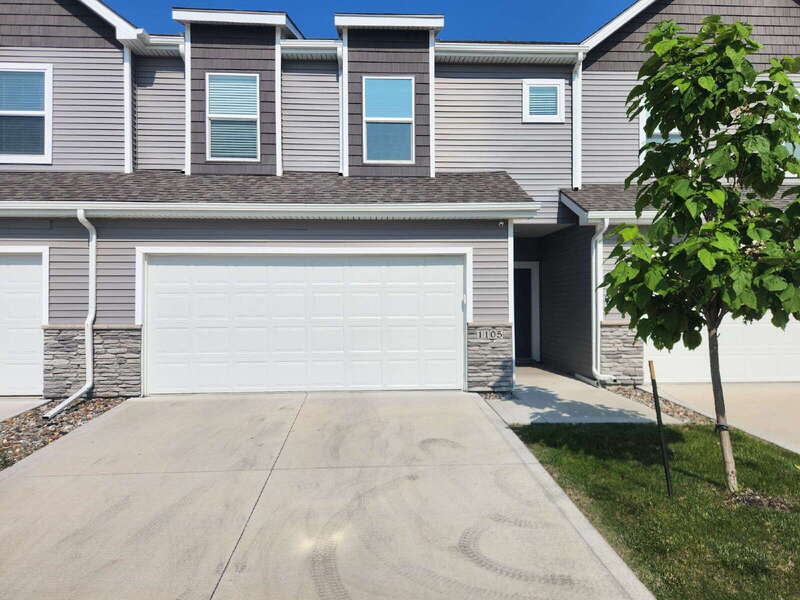 1105 NW 33rd Ln in Ankeny, IA - Building Photo