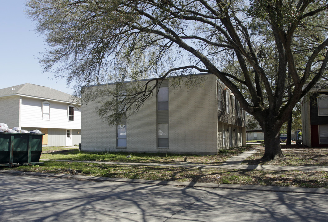 4645 Alvin Dark Ave in Baton Rouge, LA - Foto de edificio