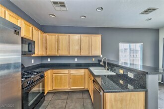 972 Wembly Hills Pl in Henderson, NV - Building Photo - Building Photo