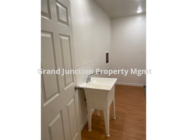 2735 Unaweep Ave in Grand Junction, CO - Building Photo - Building Photo