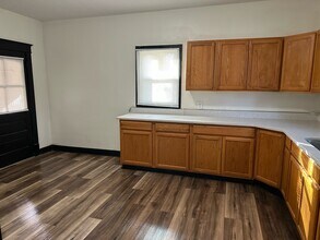 1618 Berry Blvd in Louisville, KY - Building Photo - Building Photo